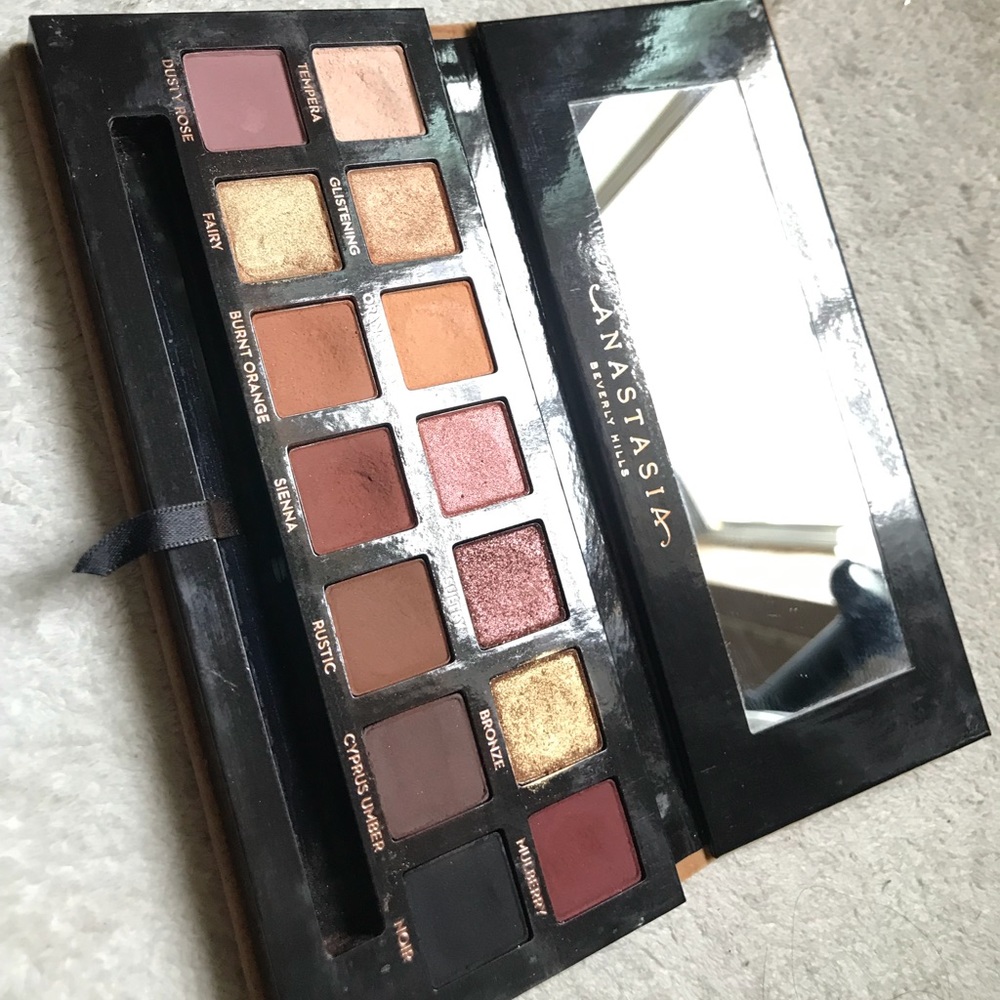 ABH Soft Glam palette